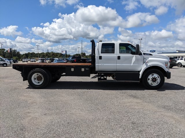 Used 2021 Ford F750 2WD Crew Cab Super Duty image 3