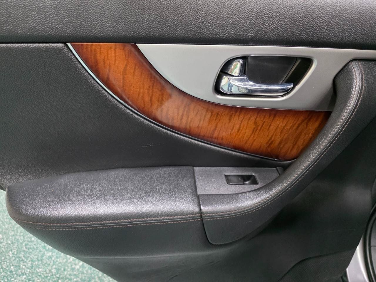 Used 2013 INFINITI FX37 AWD w/ Premium Pkg image 20