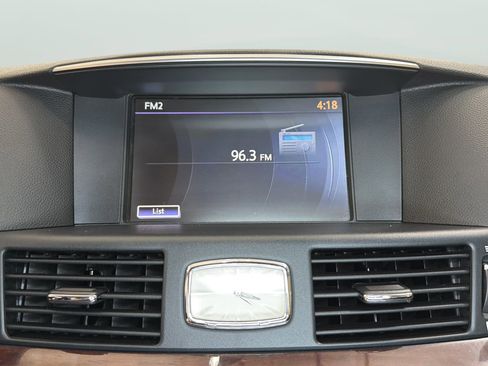 Used 2011 INFINITI M37 w/ Premium Pkg RWD image 25