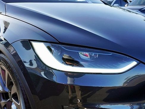 Used 2024 Tesla Model X AWD/4WD image 18
