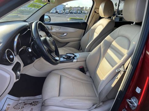 Used 2017 Mercedes-Benz GLC 300 w/ Premium 2 Package image 15
