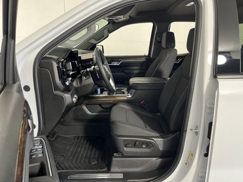 Used 2025 GMC Sierra 1500 Elevation image 15