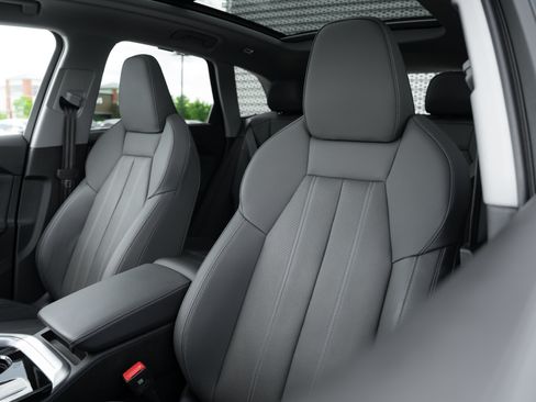 Certified 2025 Audi Q5 Premium Plus w/ Premium Plus AWD/4WD image 24