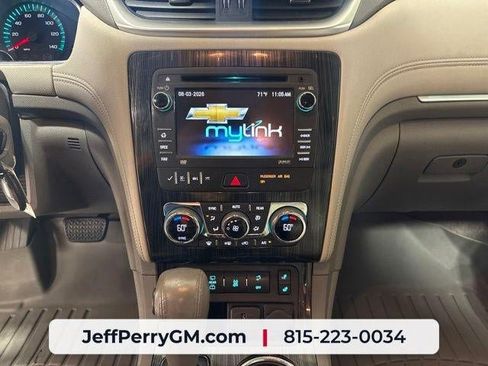 Used 2015 Chevrolet Traverse LT FWD image 13