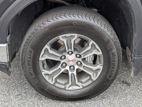 Used 2025 GMC Sierra 1500 SLT AWD/4WD image 13