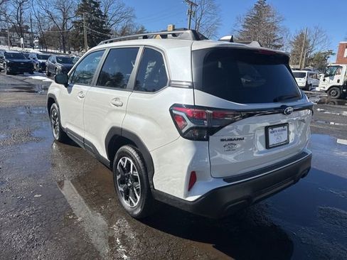 Used 2025 Subaru Forester Premium image 5