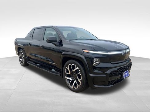 Used 2024 Chevrolet Silverado EV RST AWD/4WD image 9