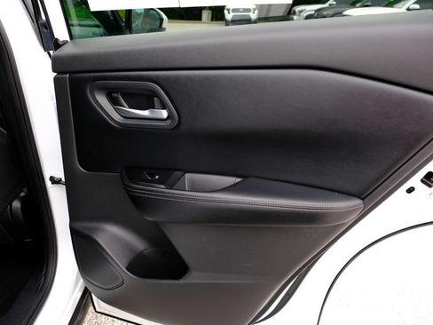 Used 2025 Nissan Rogue SV AWD/4WD image 35