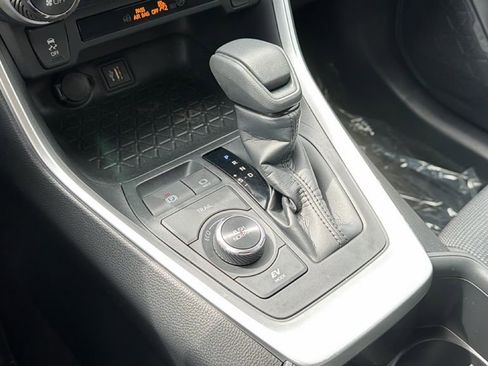 Used 2025 Toyota RAV4 LE image 31