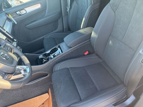 New 2026 Volvo XC40 B5 Ultra w/ Protection Package Premier AWD/4WD image 20