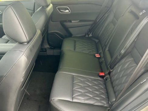 New 2026 Nissan Rogue Platinum image 8