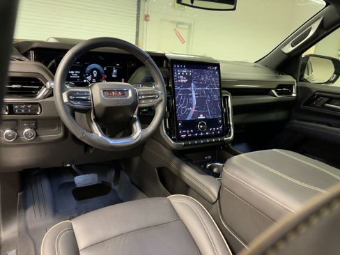 Used 2025 GMC Yukon Elevation image 28