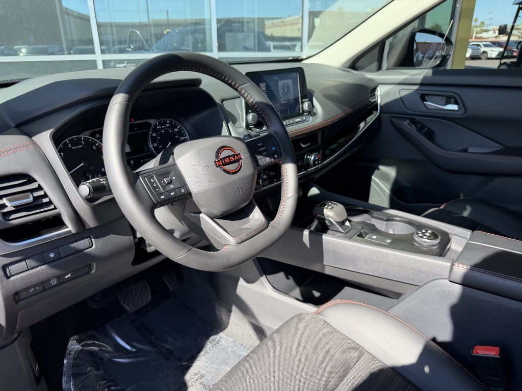 Used 2026 Nissan Rogue SV AWD/4WD image 32