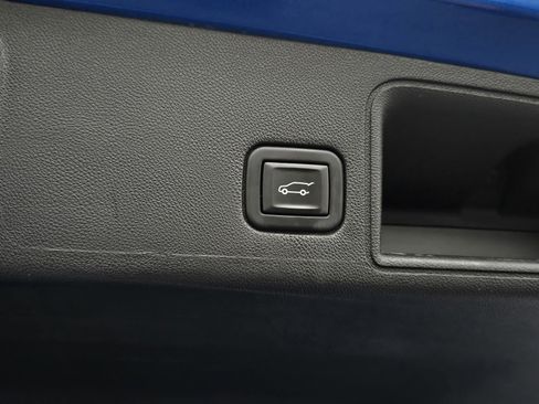 Used 2024 GMC Terrain SLT image 26