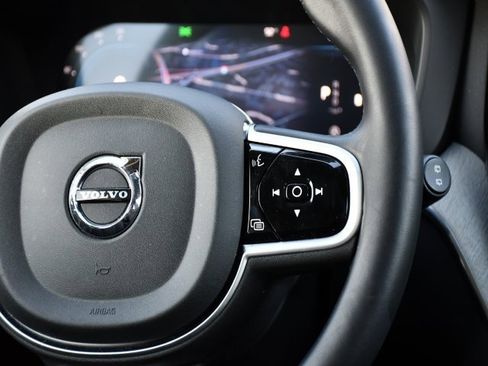 Certified 2025 Volvo XC60 B5 Plus image 21