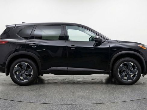 Used 2025 Nissan Rogue SV AWD/4WD image 8