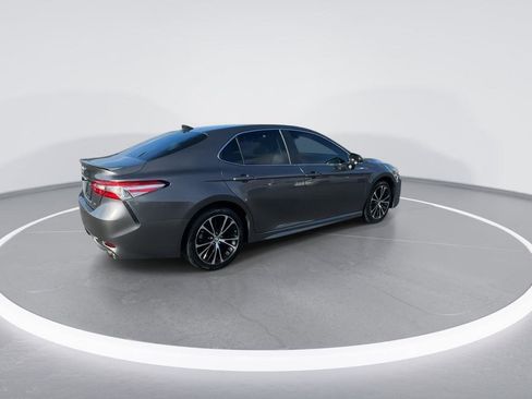 Used 2020 Toyota Camry SE image 8