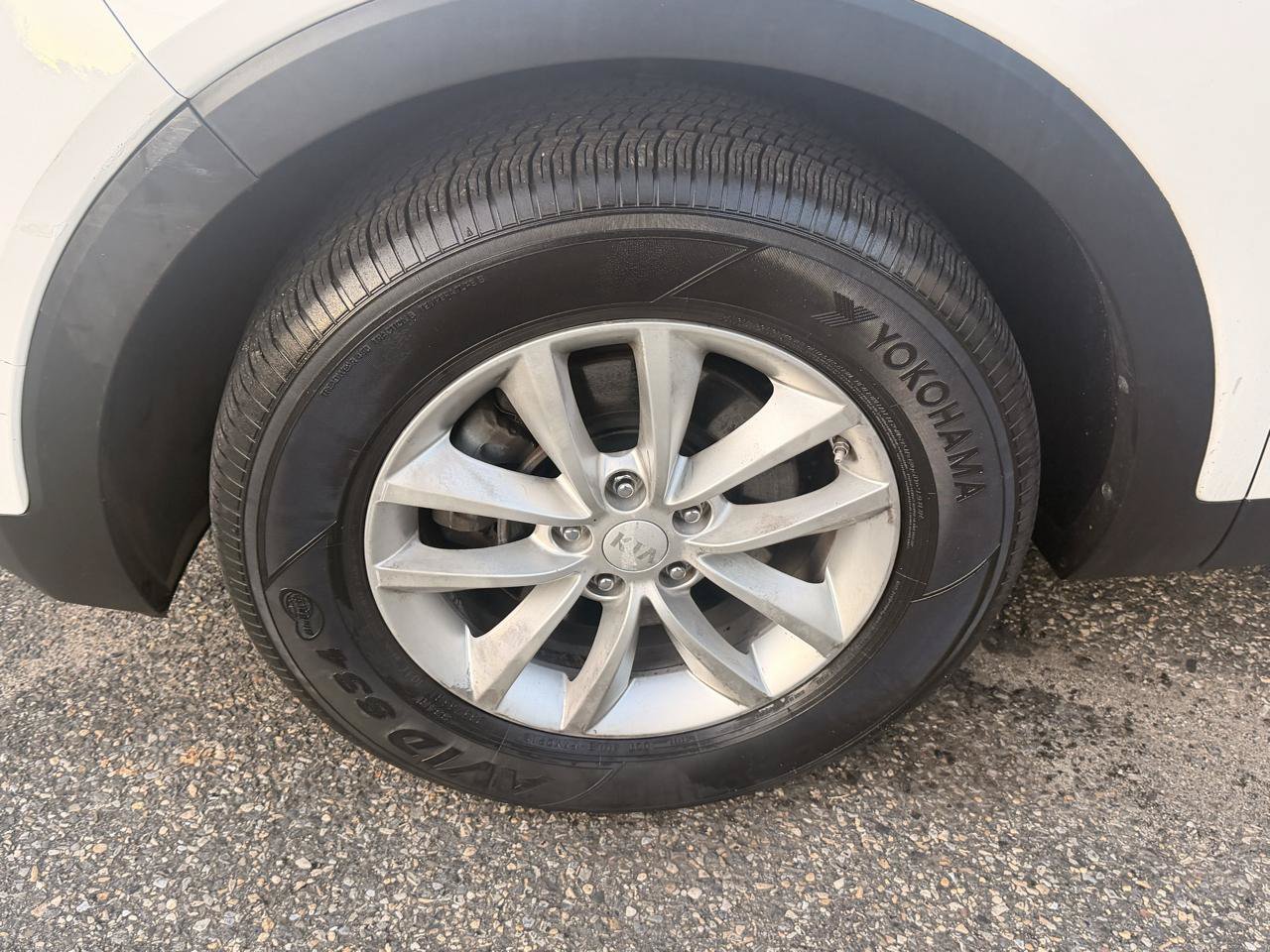 Used 2017 Kia Sorento AWD w/ LX Convenience Package image 12