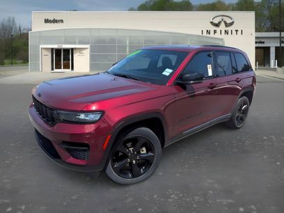 Used 2023 Jeep Grand Cherokee Altitude