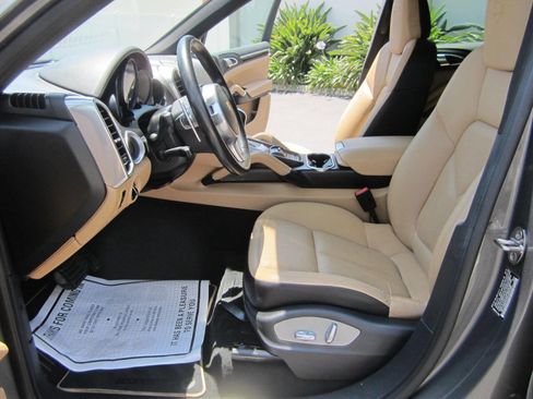 Used 2014 Porsche Cayenne Platinum Edition image 24