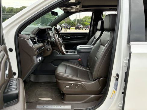 Used 2021 GMC Yukon Denali w/ Denali Premium Package AWD/4WD image 14