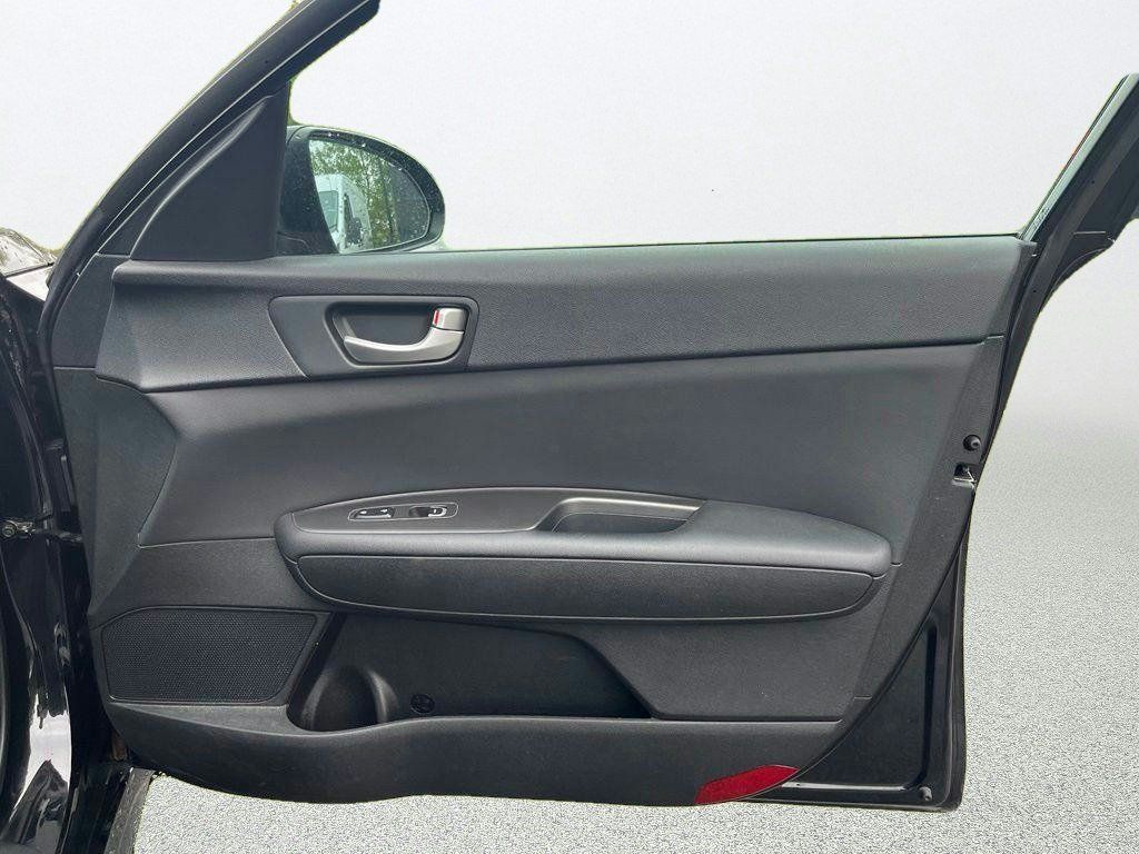 Used 2017 Kia Optima LX FWD image 11
