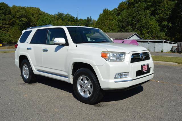 Used 2011 Toyota 4Runner SR5 AWD/4WD image 3