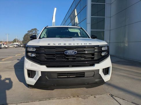 New 2026 Ford Expedition Active RWD image 8