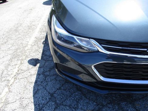 Used 2017 Chevrolet Cruze LT image 26