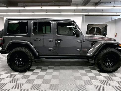 Used 2021 Jeep Wrangler Unlimited Rubicon w/ LED Lighting Group AWD/4WD image 14