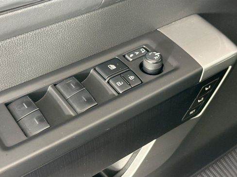 Used 2025 Toyota Tundra Platinum w/ TRD Off-Road Package AWD/4WD image 30
