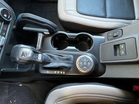 Used 2023 Ford Bronco Wildtrak image 28