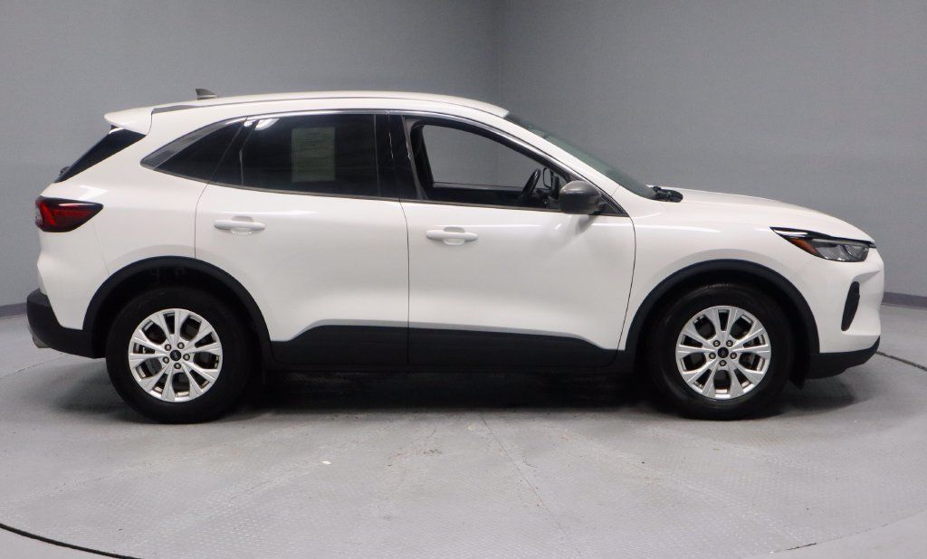 Certified 2023 Ford Escape Active w/ Cold Weather Package FWD image 9