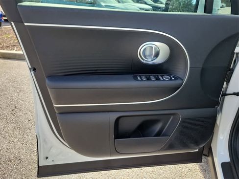 New 2026 Hyundai Ioniq 9 SE image 17