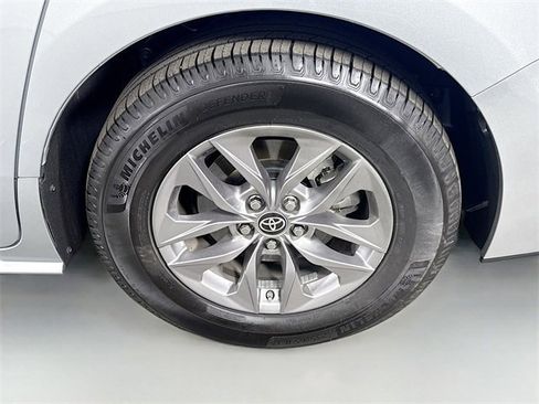 Used 2021 Toyota Sienna XLE w/ XLE Plus Package image 33