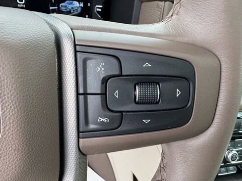 Used 2024 GMC Yukon XL Denali w/ Advanced Technology Package image 19