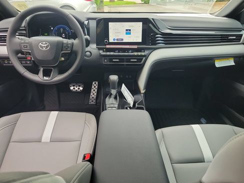 Used 2026 Toyota Camry SE FWD image 12