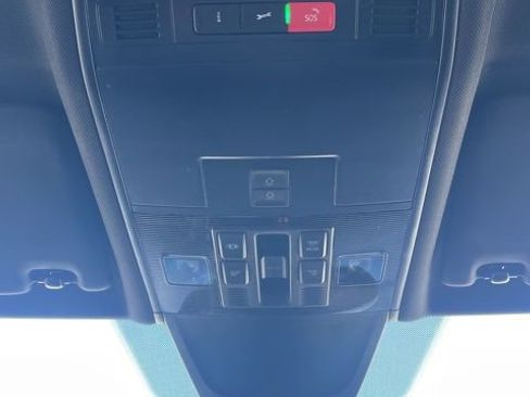 Certified 2023 Volkswagen Tiguan SEL R-Line image 27