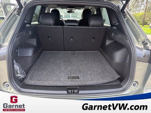 Used 2025 Volkswagen Tiguan SE R-Line AWD/4WD image 14