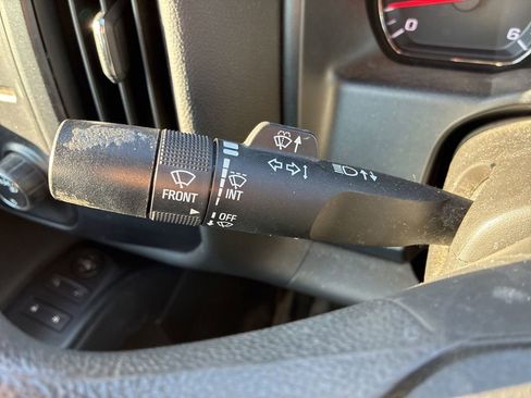 Used 2018 Chevrolet Silverado 1500 Custom w/ Custom Value Package image 21