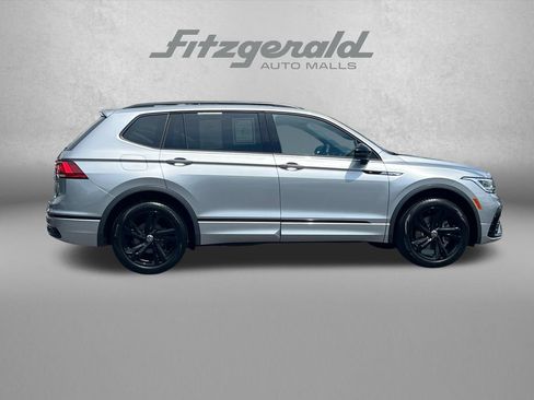 Used 2024 Volkswagen Tiguan SE R-Line AWD/4WD image 3