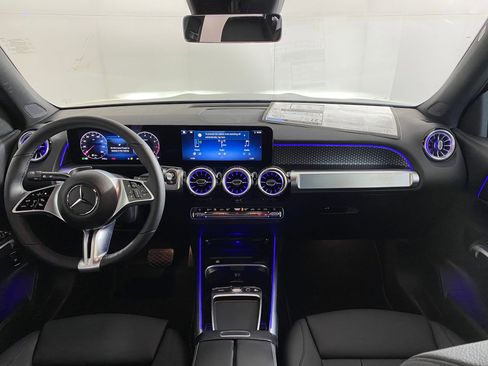New 2025 Mercedes-Benz GLB 250 4MATIC image 14