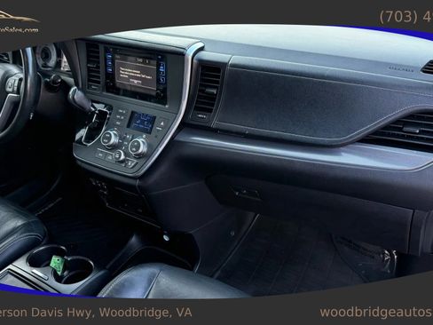Used 2016 Toyota Sienna SE Premium image 35