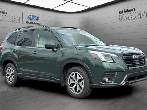 Used 2023 Subaru Forester Premium image 1