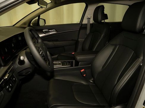 New 2026 Kia Sportage EX FWD image 12