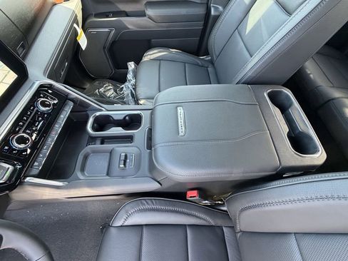 New 2026 GMC Sierra 3500 Denali w/ Denali Reserve Package AWD/4WD image 19