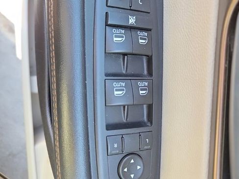 Used 2017 Chrysler Pacifica Touring-L Plus w/ Advanced Safetytec Group image 17