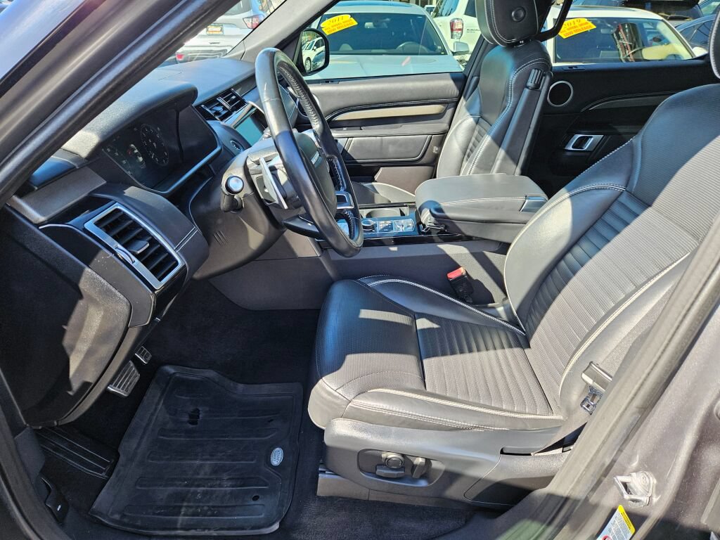 Used 2018 Land Rover Discovery HSE AWD/4WD image 15