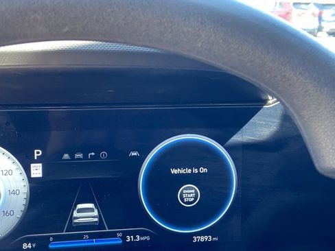 Used 2024 Hyundai Elantra SEL FWD image 3