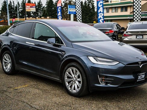 Used 2019 Tesla Model X 75D image 6